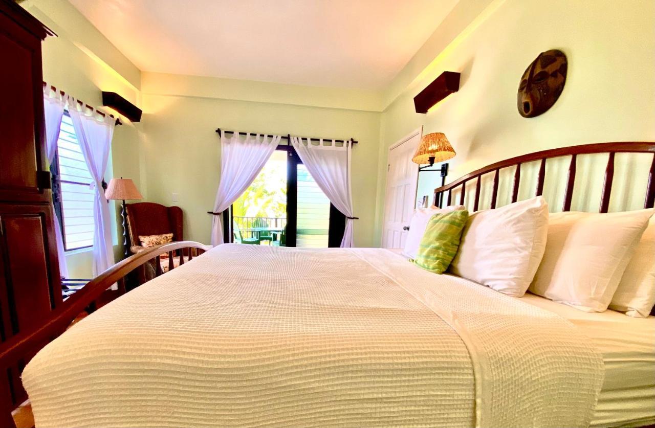Tranquility Beach Suites Placencia Экстерьер фото