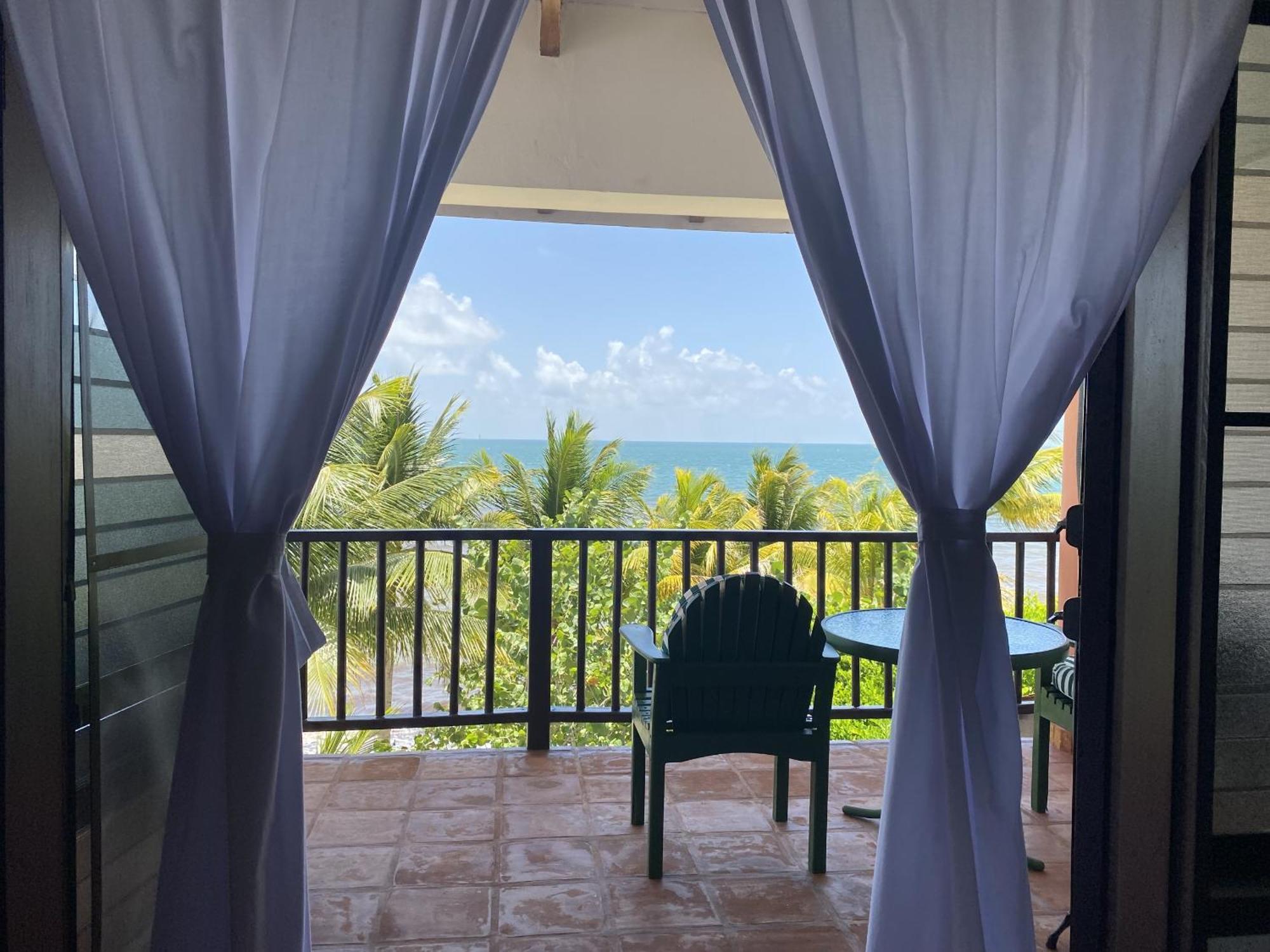 Tranquility Beach Suites Placencia Номер фото